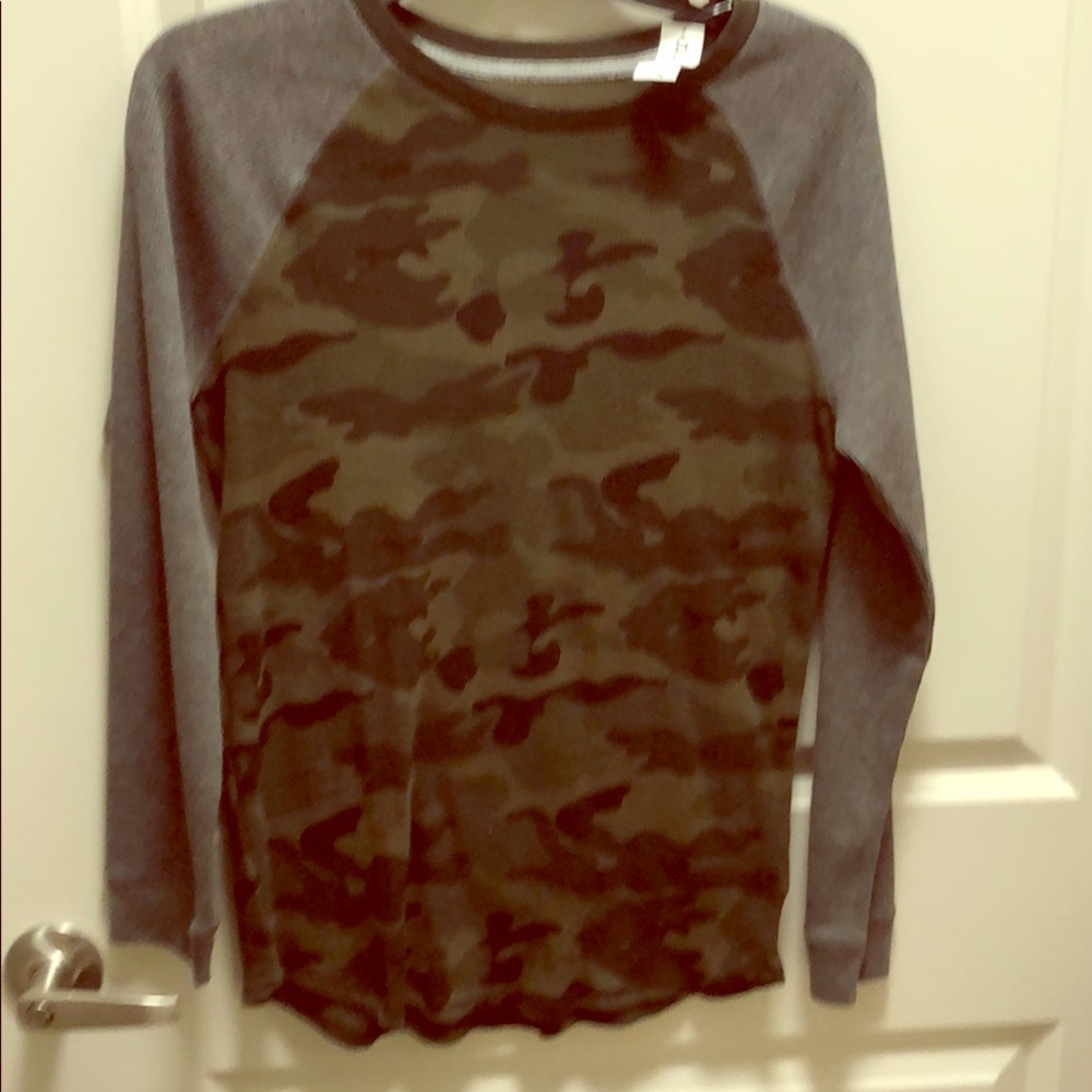 Boys Old Navy Camouflage thermal - Sz XL (14-16)